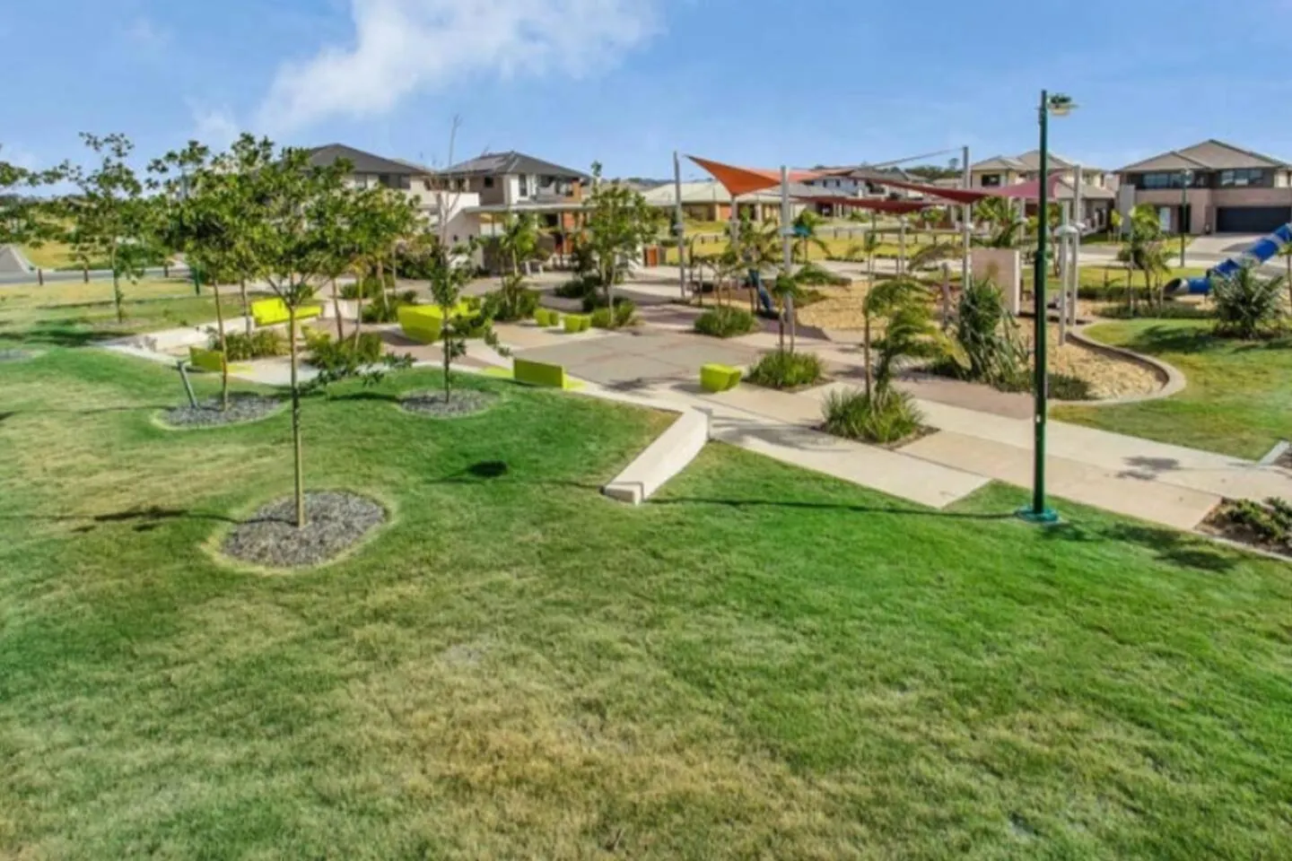 Modern Elegance Near Lakes Train Parks And Beaches North Lakes 0*,  Australia