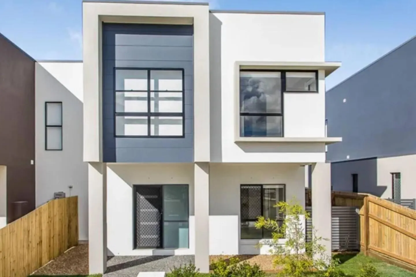Modern Elegance Near Lakes Train Parks And Beaches North Lakes